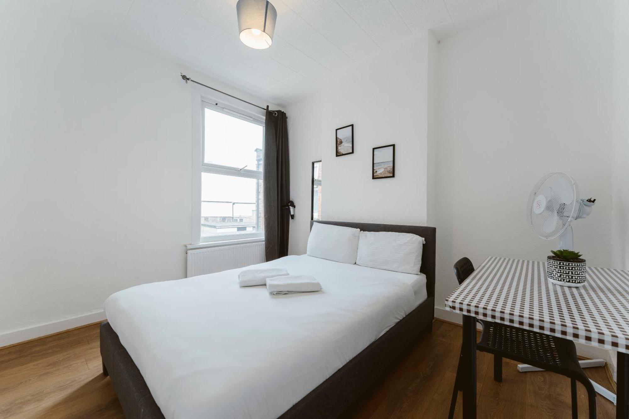 Manor House Great Rooms To Stay 런던 외부 사진