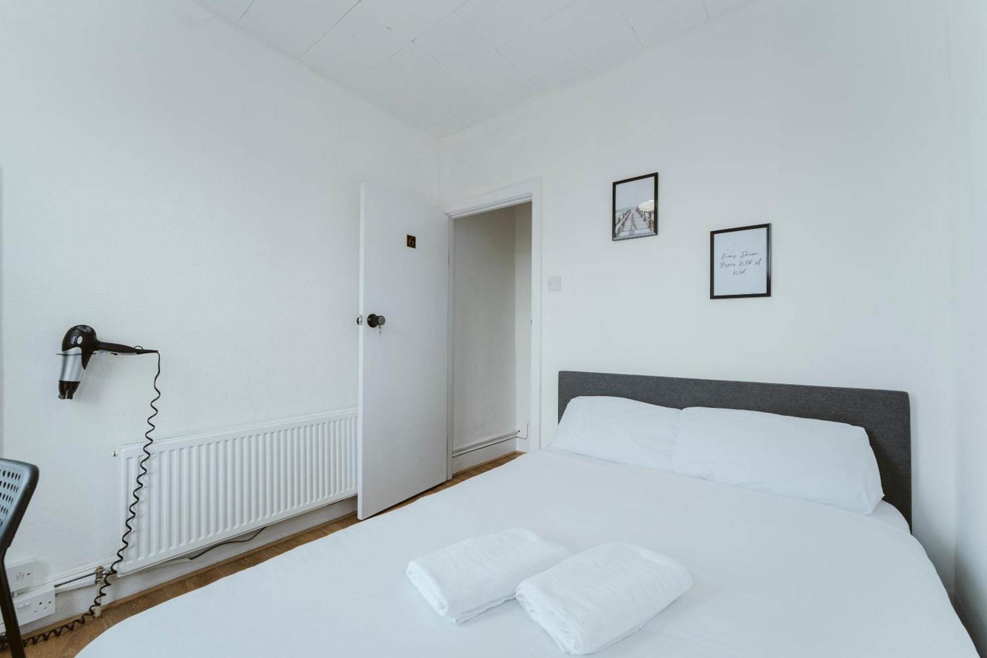 Manor House Great Rooms To Stay 런던 외부 사진