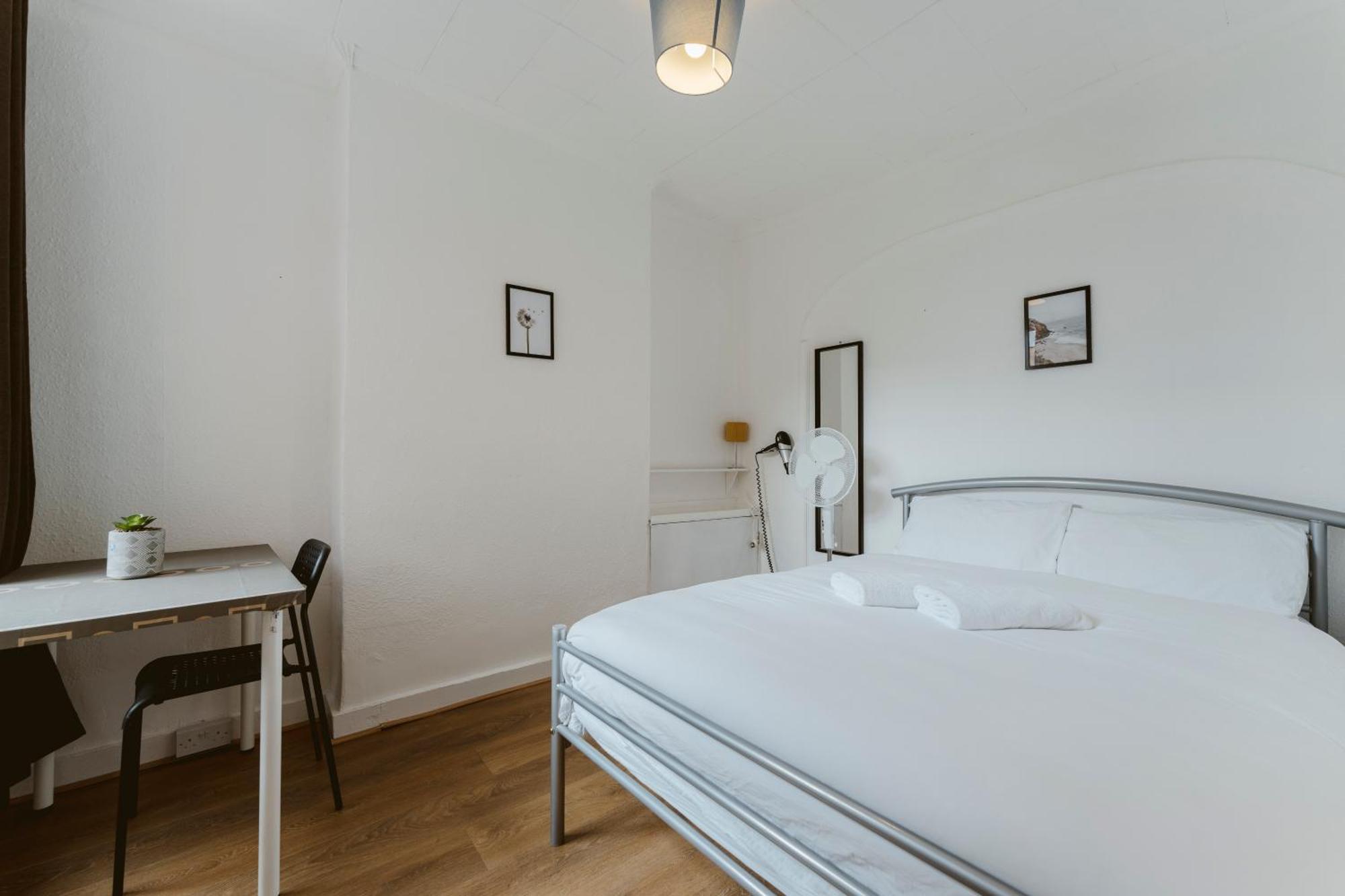 Manor House Great Rooms To Stay 런던 외부 사진