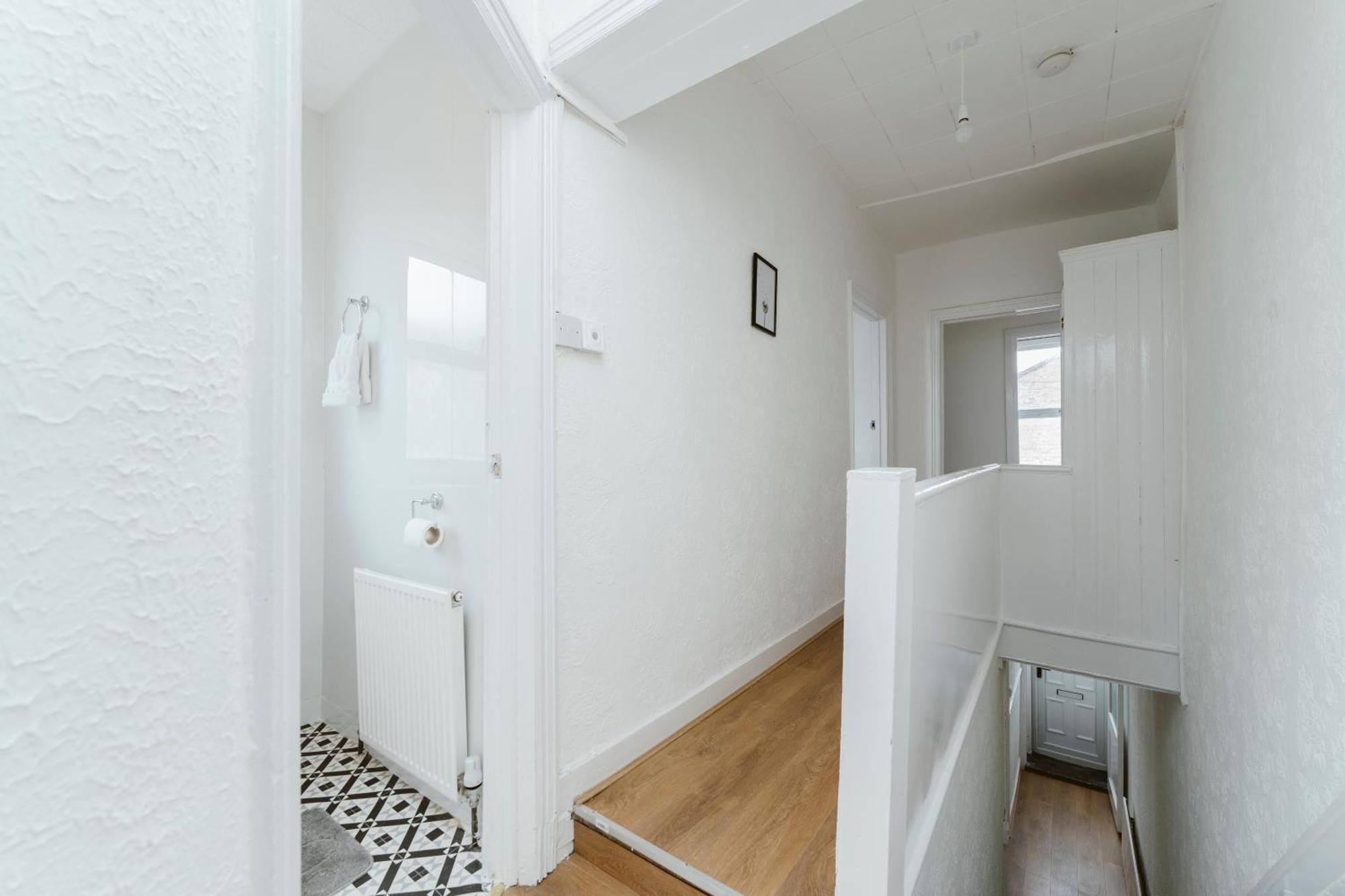 Manor House Great Rooms To Stay 런던 외부 사진
